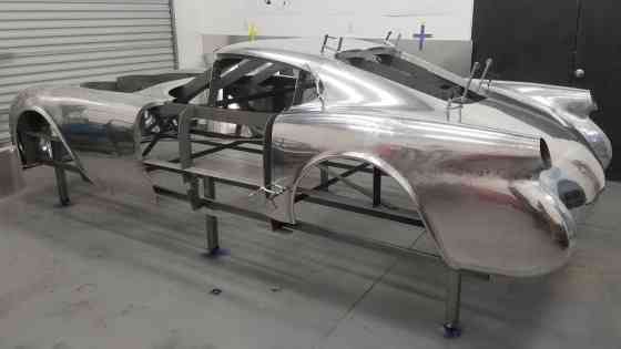 Dave Kindig&rsquo;s &ldquo;TwelveAir&rdquo; &rsquo;53 Corvette image