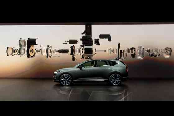 All-new Volvo EX60 EV ends range anxiety with up to 810 km of range image