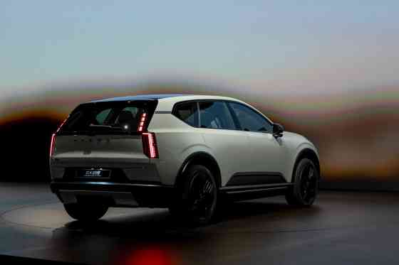 All-new Volvo EX60 EV ends range anxiety with up to 810 km of range image