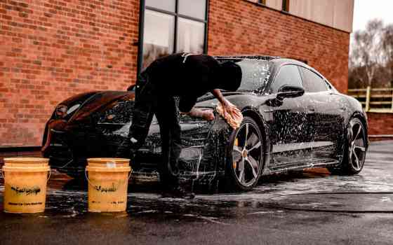 DIY Car Wash: How to avoid damaging your precious car's paint image