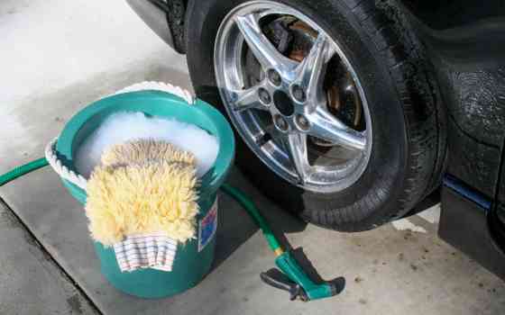 DIY Car Wash: How to avoid damaging your precious car's paint image