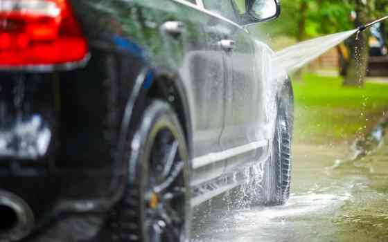 DIY Car Wash: How to avoid damaging your precious car's paint image