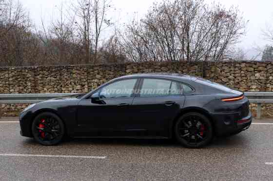 SPIED: Third-gen Porsche Panamera to get its first facelift image