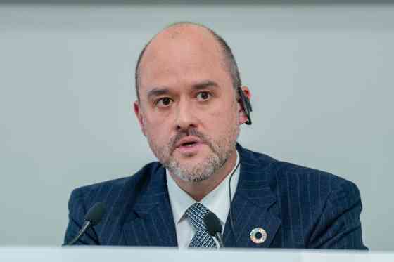 Nissan improves financial outlook (but still in the red) image