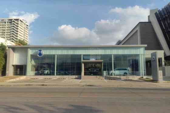 Denza PH opens first flagship dealerships in the country image