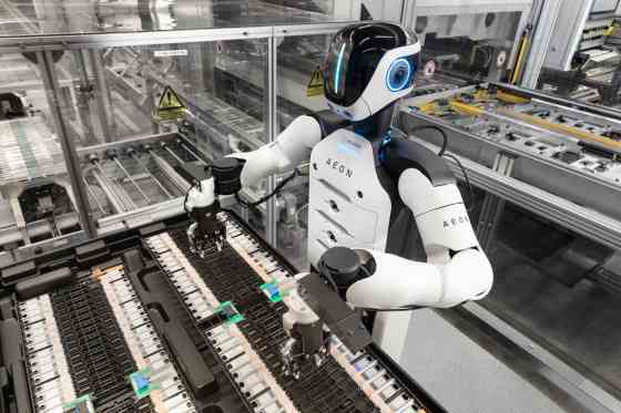 BMW assigns humanoid robots in its production line in Germany image