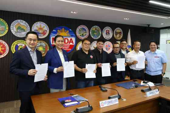 MMDA inks deal for FREE Electric Love Bus rides for commuters image