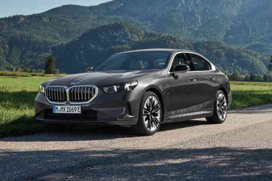 BMW 3 Series, 5 Series to get PHEV versions in PH image