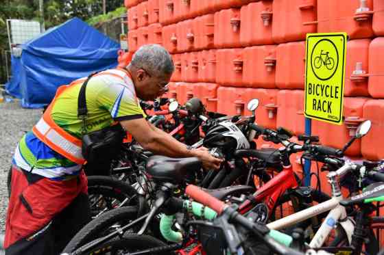 MMDA opens FREE shower rooms for bike-to-work commuters image