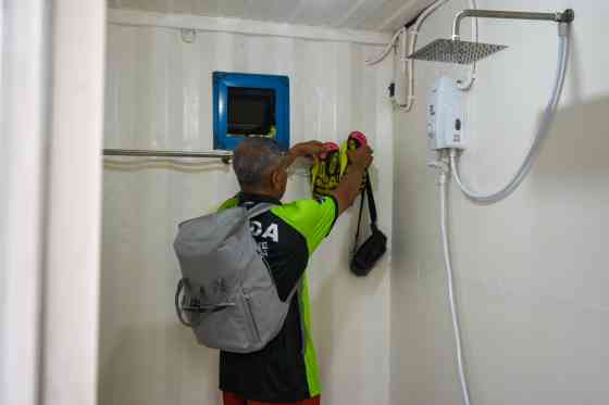 MMDA opens FREE shower rooms for bike-to-work commuters image