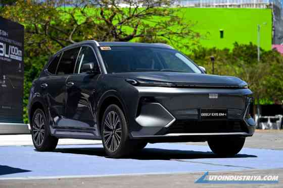 First Look: Geely gets PHEV timing right with EX5 EM-i image