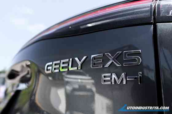 First Look: Geely gets PHEV timing right with EX5 EM-i image