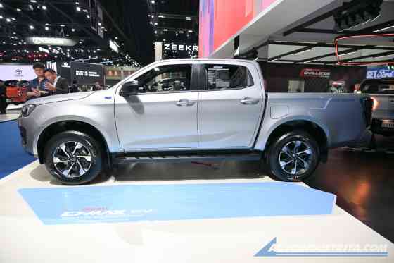 BIMS 2026: Isuzu D-Max EV officially revealed for SE Asia image