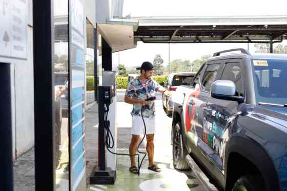 BYD &ldquo;Drive Electric, Love Pinas&rdquo; campaign sets two Guinness World Records image