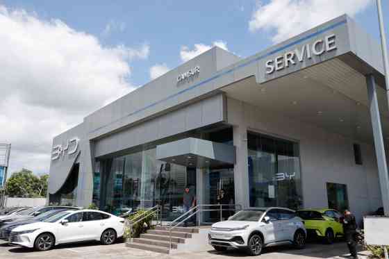 BYD &ldquo;Drive Electric, Love Pinas&rdquo; campaign sets two Guinness World Records image