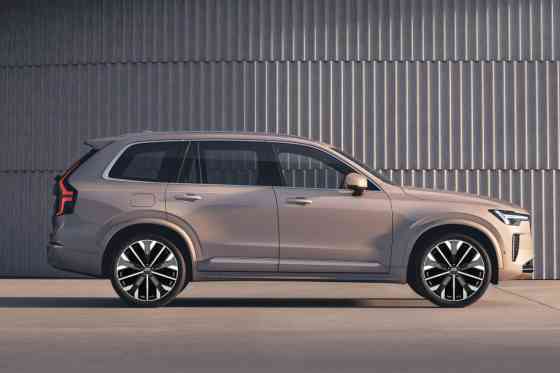 Volvo EX30, XC90 PHEV bags awards for design, luxury image