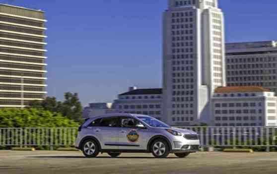 2017 Kia Niro sets Guinness World Record title in fuel consumption image