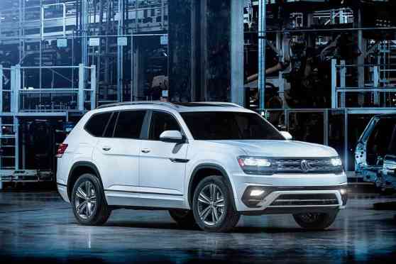 NAIAS 2017: Sportier VW Atlas R-Line unveiled image