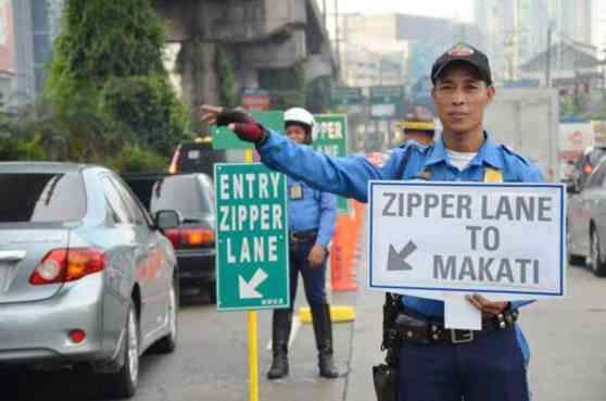 MMDA to open EDSA southbound zipper-lane to ease morning traffic image