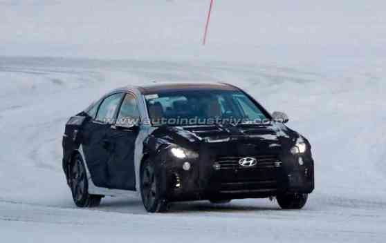 Spied: 2018 Hyundai Sonata facelift seen for the first time image