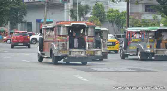 MMDA plans to limit PUJ access to EDSA image