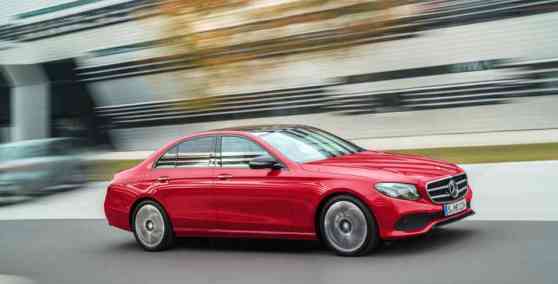 Daimler signs-up for Uber's automated vehicles program image