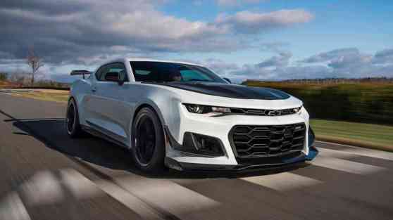 Track-focused 2017 Chevrolet Camaro ZL1 unleashed image