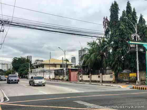 Cars illegally parked along fire lanes to be fined Php 6,500 image