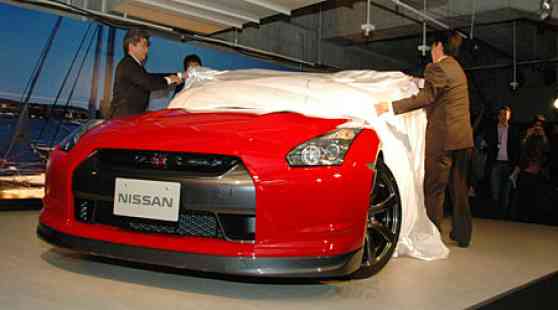 Nissan unleashes new GT-R image