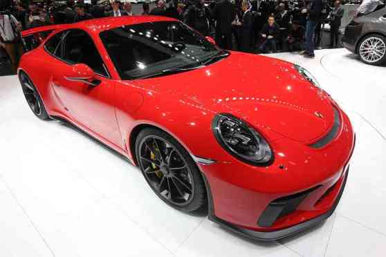 Geneva 2017: Porsche 911 GT3 gets significant upgrades image