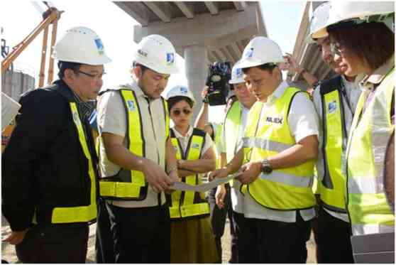 DPWH Secretary Villar inspects NLEX Harbor Link Segment 10 DPWH Secretary Villar inspects NLEX Harbor Link Segment 10 image