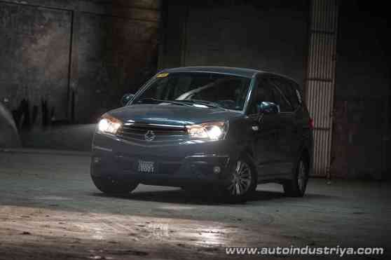 2017 Ssangyong Rodius 2.0 EX 9 image