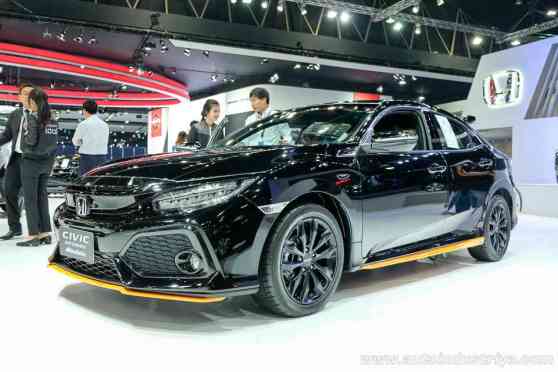 BIMS 2017: Honda Civic Hatchback officially revealed image