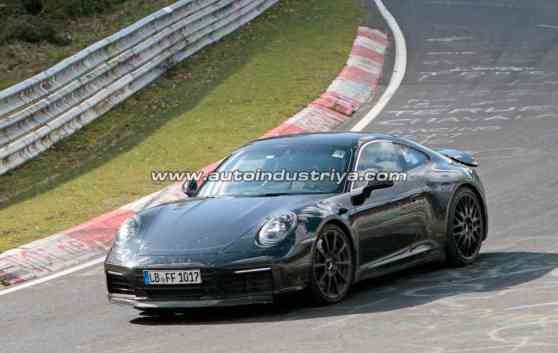 Spied: Next-gen Porsche 911 sighted without any disguises image