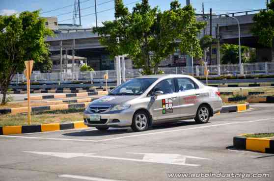 Should the LTO outsource the driver's exam? image