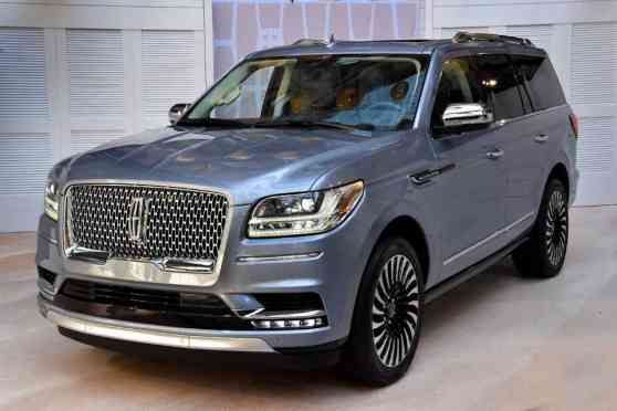 New York 2017: Lincoln goes large with the all-new Navigator image