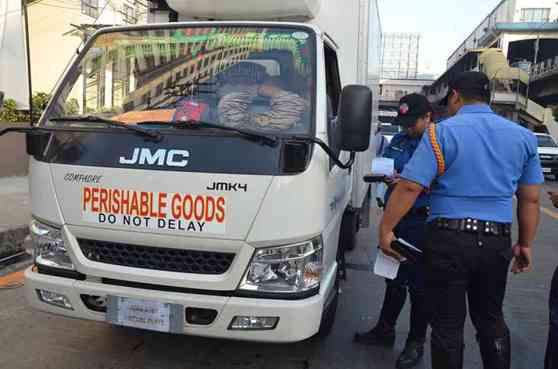 To ease traffic, MMDA might make truck deliveries start at midnight image