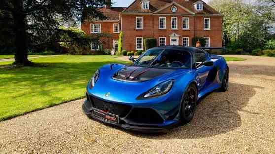 Limited-run Lotus Exige Cup 380 gets carbon fiber diet image