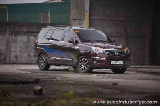 2017 SsangYong Rodius 2.0 AWD ELX 7 image