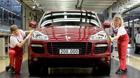 200,000th Cayenne Rolls Off Assembly Line image