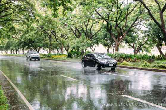 Hydroplaning 101: Recognition, Recovery and Prevention image