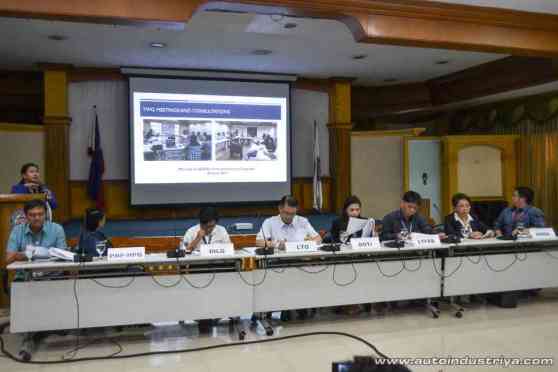 DOTr announces revisions to IRR for Anti-Distracted Driving Act image