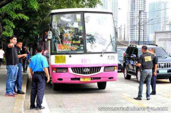 Senators call for removal of illegal buses, not extra coding day image