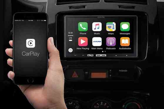 Alpine introduces world's first wireless Apple CarPlay touchscreen image