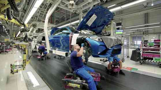 BMW plans to source more Philippine-made components image