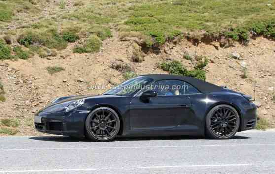 Spied: Porsche busy developing 2018 911 Convertible image
