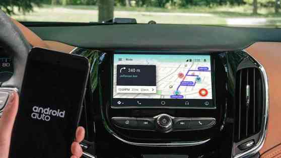 Waze now accessible on Android Auto in latest update image