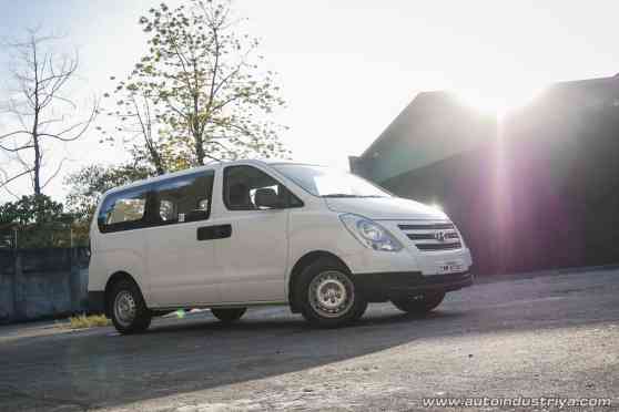 2017 Hyundai Grand Starex Super Express image