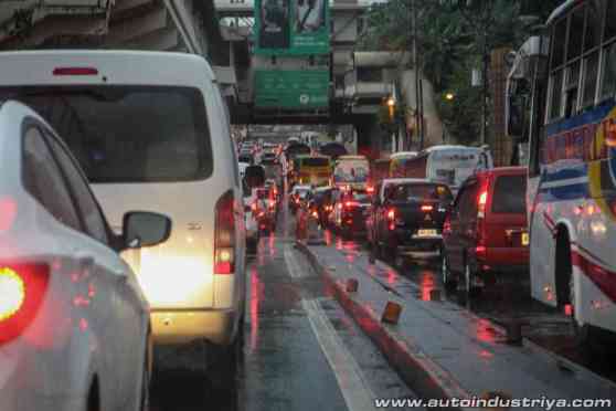 Ph teams up with Singapore to solve traffic in Metro Manila image