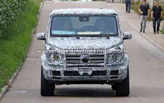Spied: Next-gen Mercedes-Benz G-Class shows production lights image